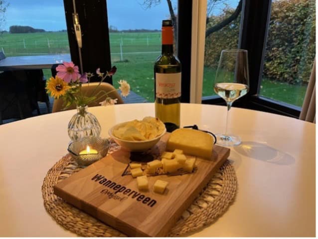 Borrel 2 - Wijn en Kaas